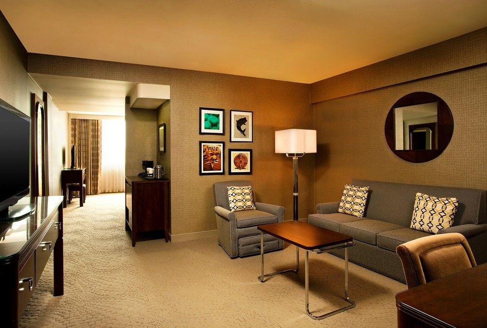 Sheraton Tampa Brandon Hotel Exterior foto
