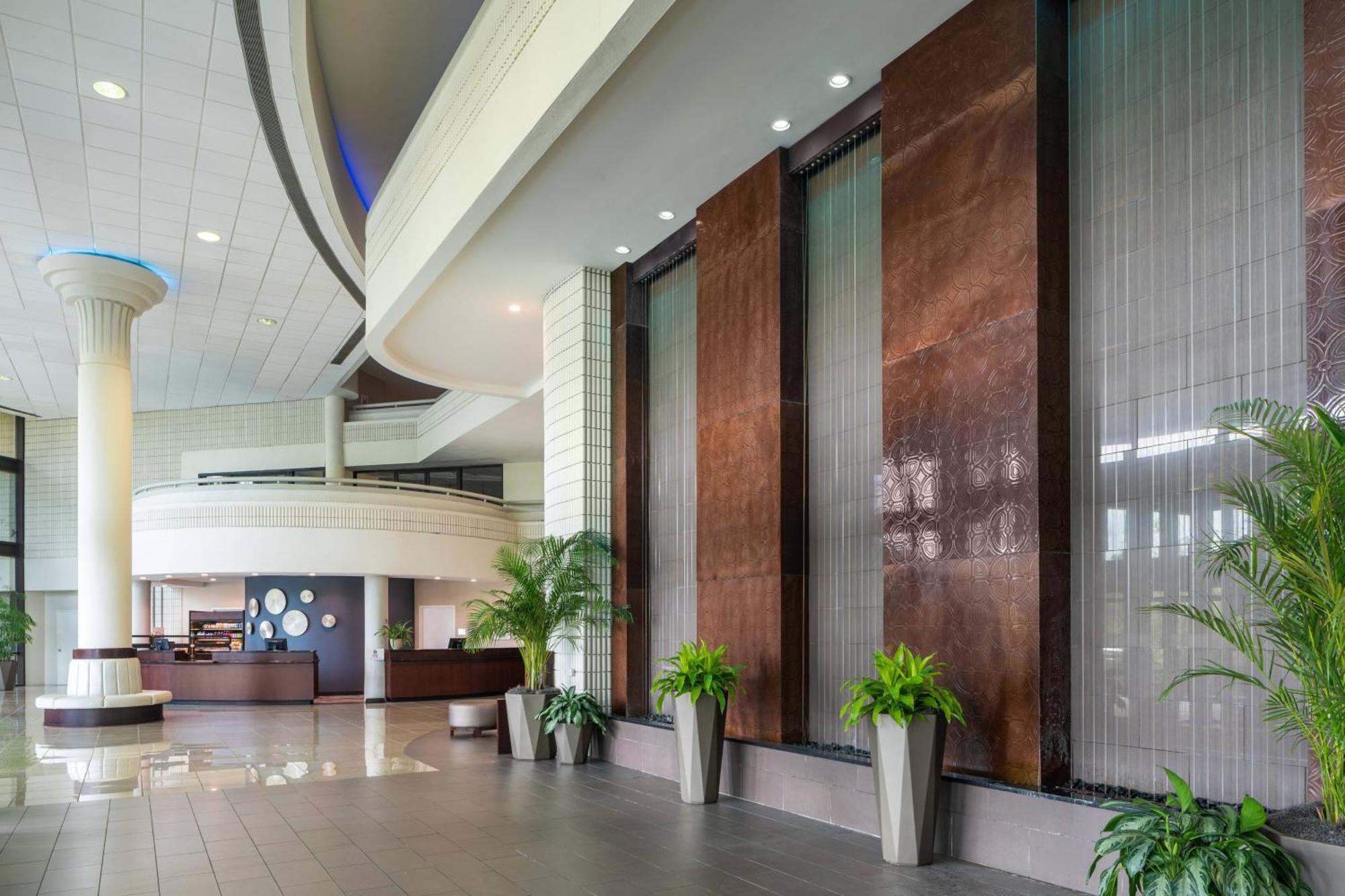 Sheraton Tampa Brandon Hotel Exterior foto