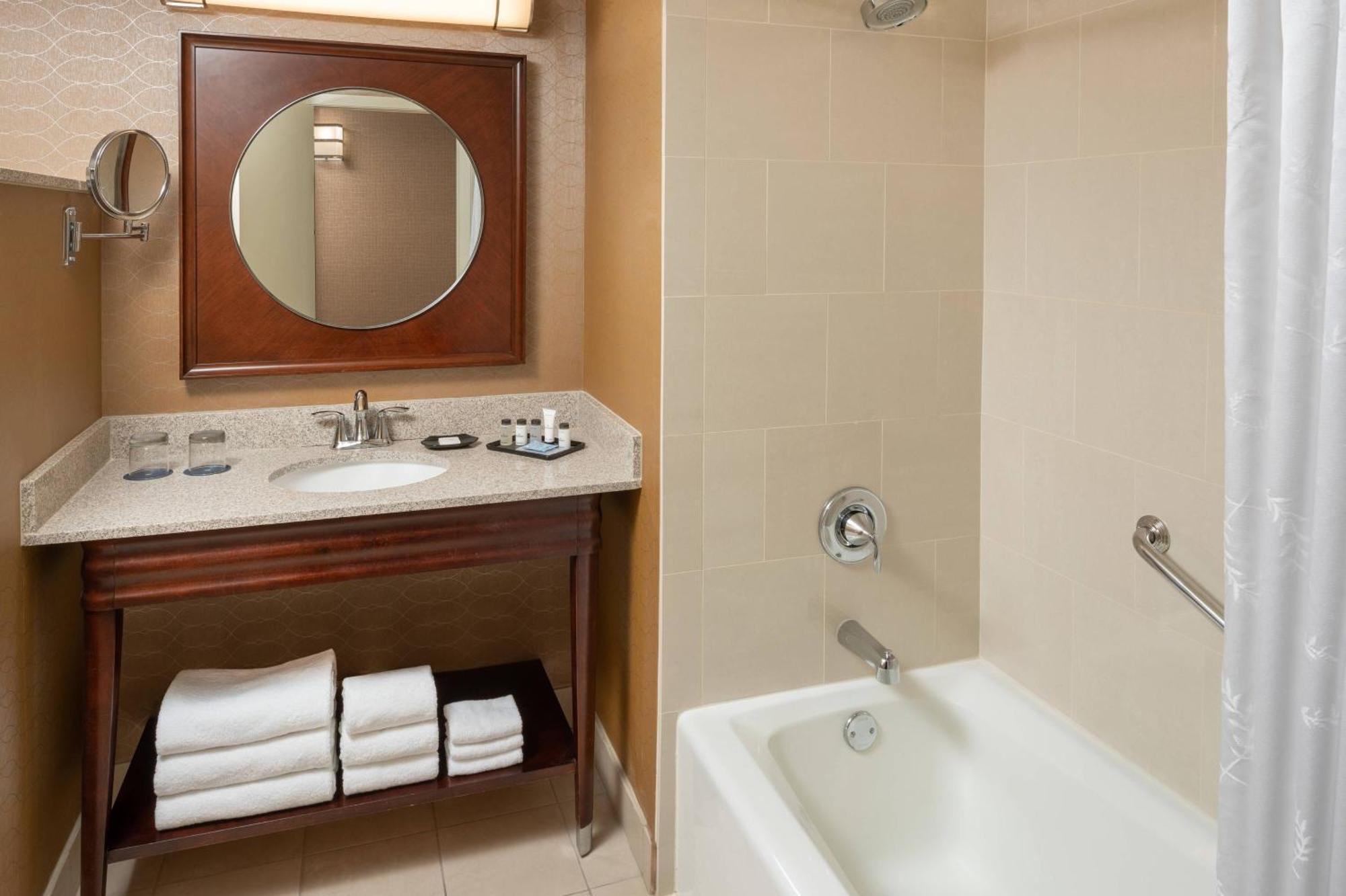 Sheraton Tampa Brandon Hotel Exterior foto